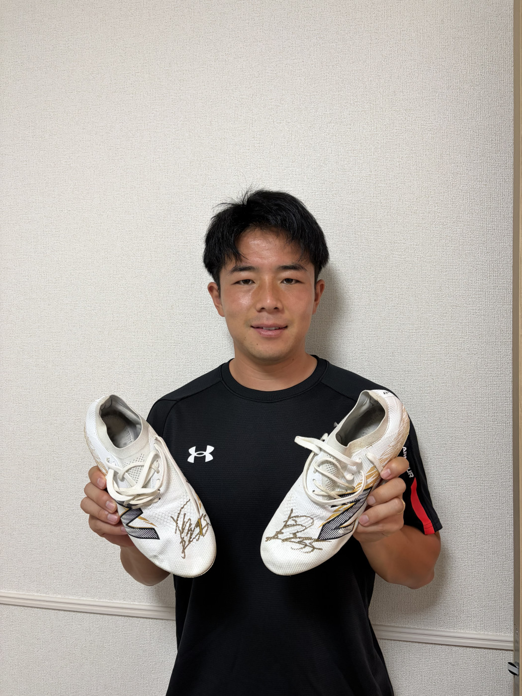 岡庭愁人選手公式戦使用　スパイクプレゼント企画画像