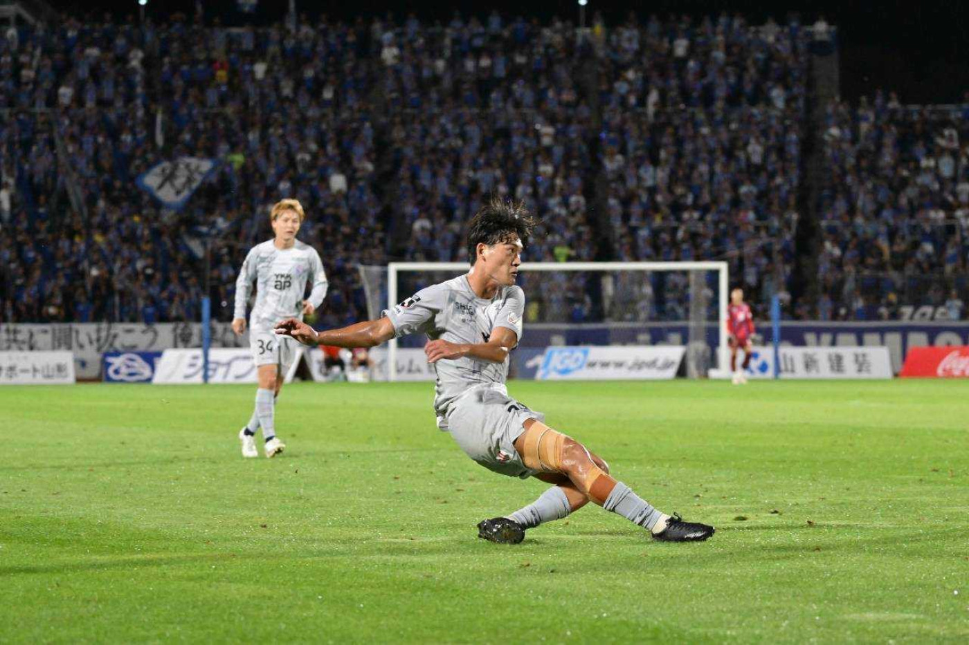 布施谷翔選手試合着用サッカースパイクプレゼント企画3枚目の画像