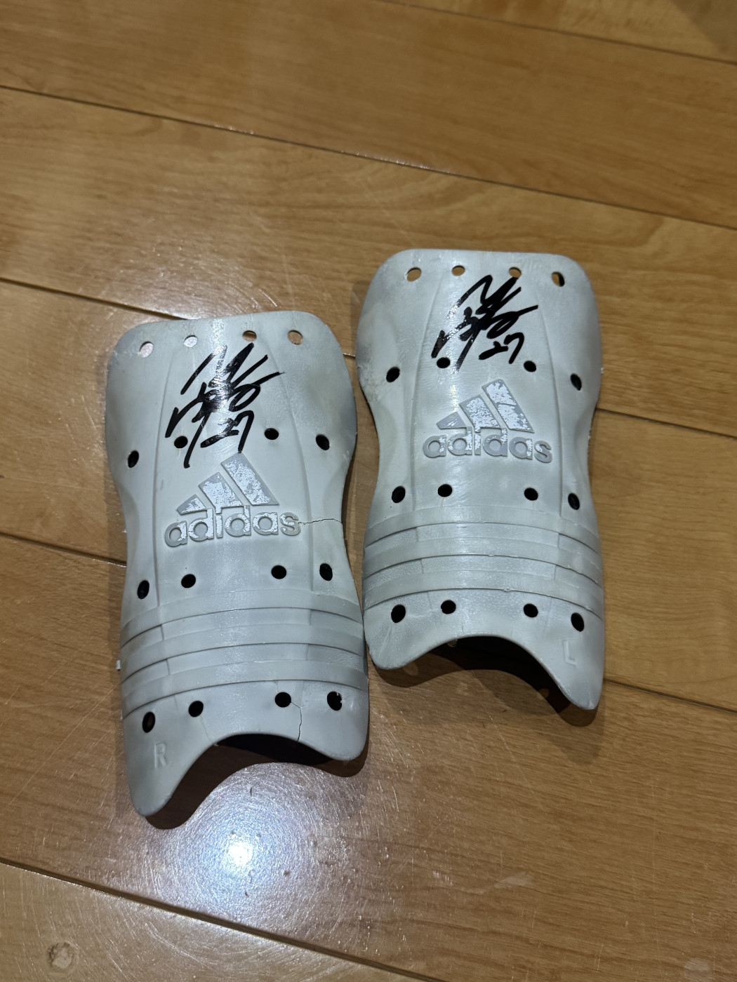 山口卓己選手試合時着用レガースプレゼント企画画像