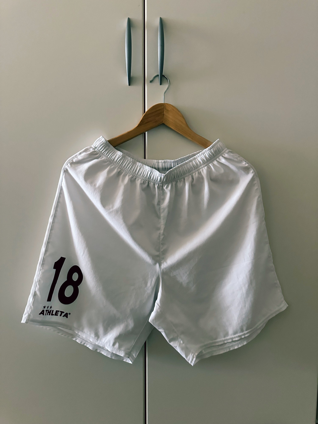 東家聡樹選手ユニフォームのパンツプレゼント企画画像