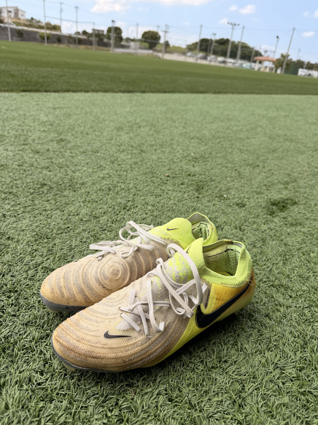 佐藤未勇選手サイン入り　サッカースパイクプレゼント企画2枚目の画像